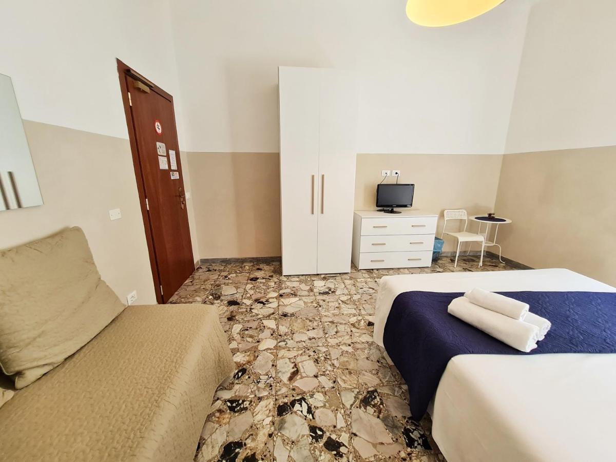 Sweet Life Guesthouse โรม ภายนอก รูปภาพ