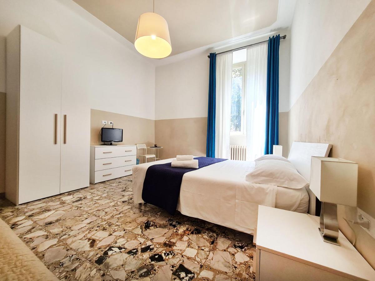 Sweet Life Guesthouse โรม ภายนอก รูปภาพ
