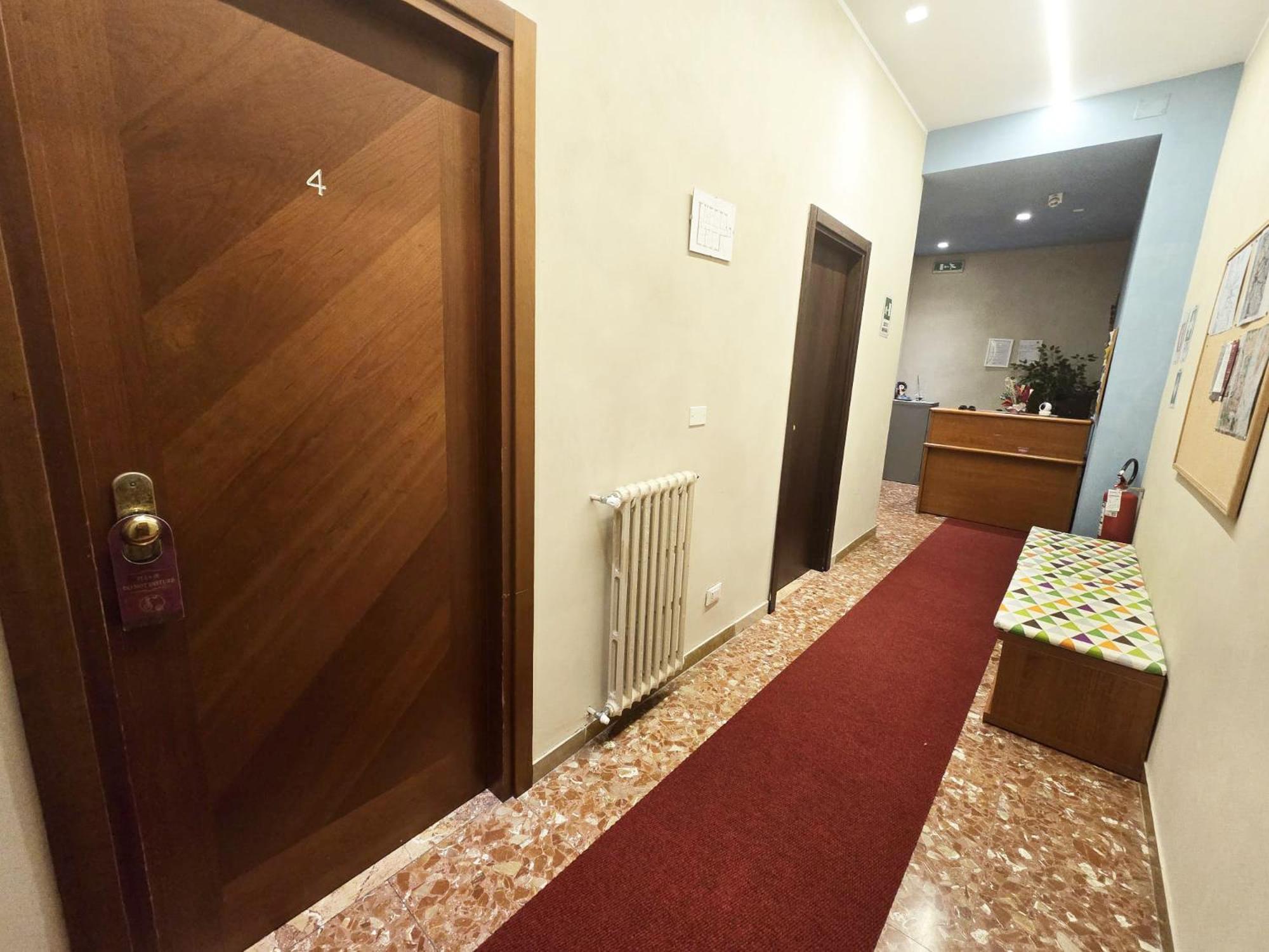 Sweet Life Guesthouse โรม ภายนอก รูปภาพ
